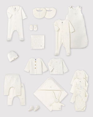 
  
    Petit
  
    Bateau
  
 Ivory Diaper Bag & 16 Piece Gift Set