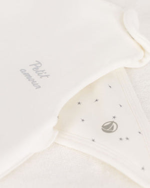 
  
    Petit
  
    Bateau
  
 Baby Ivory Diaper Bag Gift Set