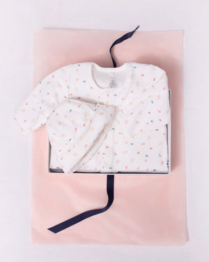 
  
    Petit
  
    Bateau
  
 Baby Ivory Holiday Velour Gift Set