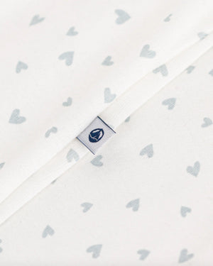 
  
    Petit
  
    Bateau
  
 Baby Ivory Mini Heart Onesie