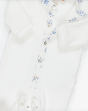 
  
    Pureté
  
    Du
  
    Bébé
  
 Baby Boys Blue/Ivory Toile De Jouy Velour Onesie